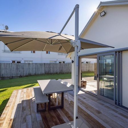 Villa The Iconic Kiwi Bach, Full Site Downtown Mount à Mount Maunganui Extérieur photo