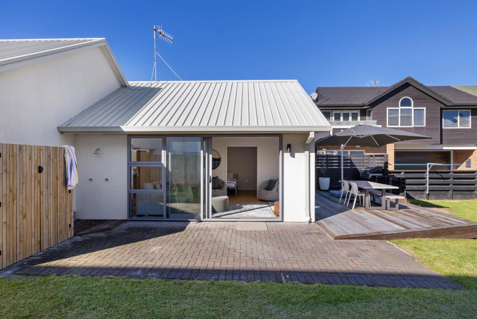 Villa The Iconic Kiwi Bach, Full Site Downtown Mount à Mount Maunganui Extérieur photo